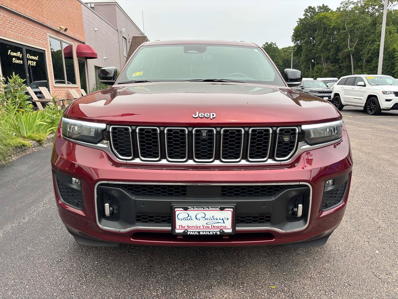 Used 2021 Jeep Grand Cherokee L Overland w/ Advanced Protech Group III AWD/4WD image 2