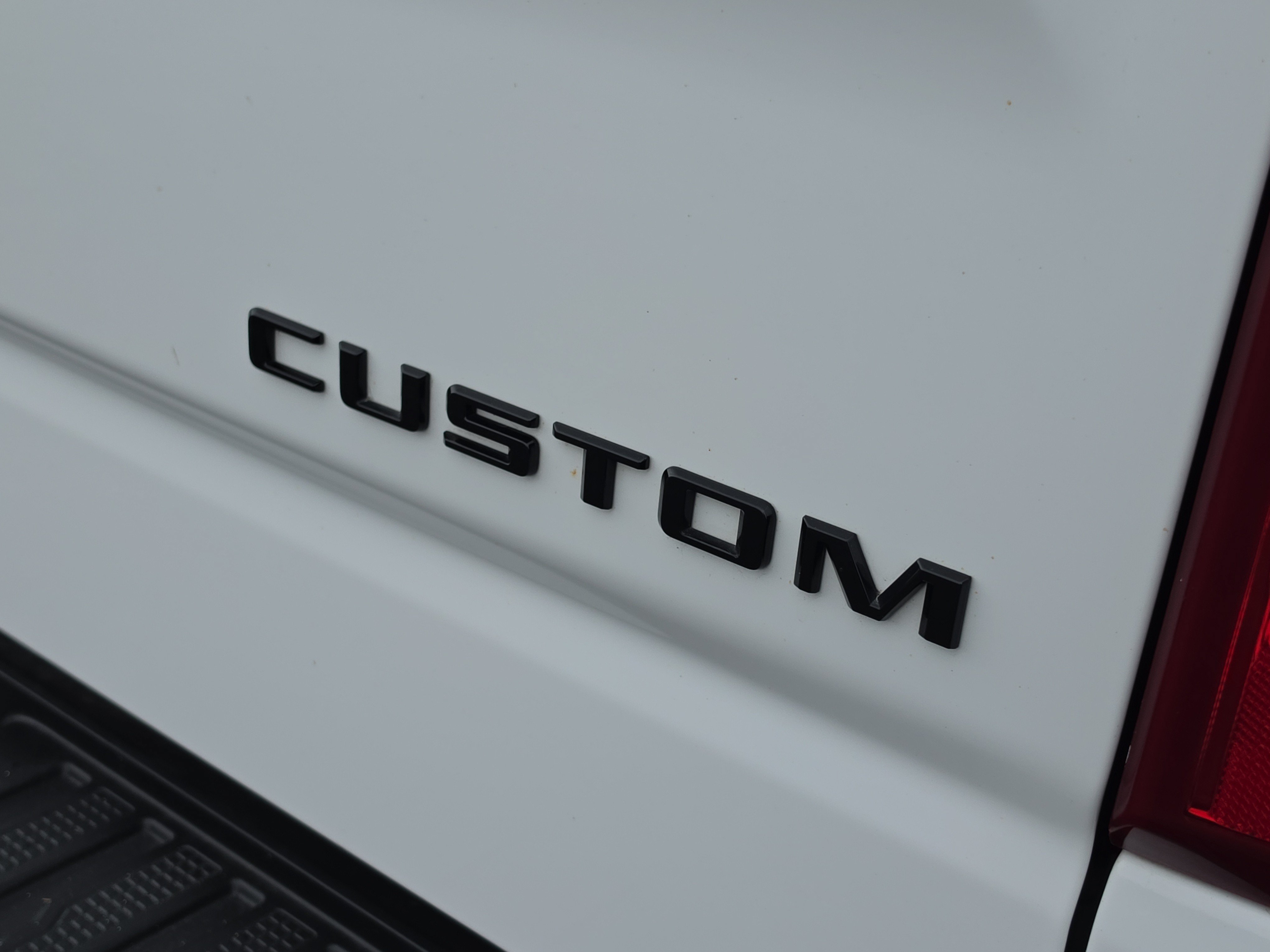 Used 2023 Chevrolet Silverado 1500 Custom Trail Boss w/ LPO, Dark Essentials Package AWD/4WD image 6