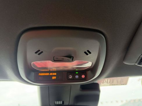 Certified 2024 Chevrolet Trax RS FWD image 29