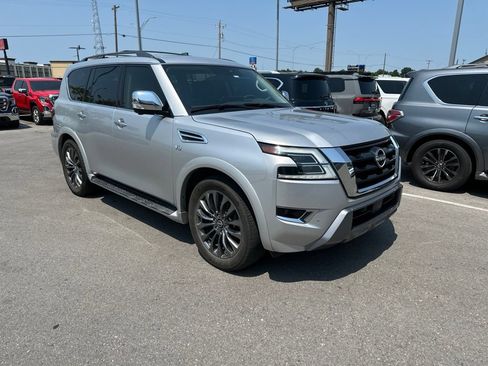 Used 2021 Nissan Armada Platinum RWD image 3