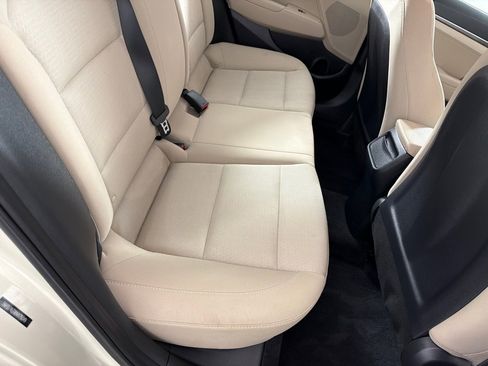 Used 2017 Hyundai Elantra SE image 20