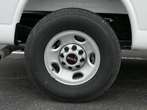 New 2025 GMC Savana 3500 w/ Driver Convenience Package image 19