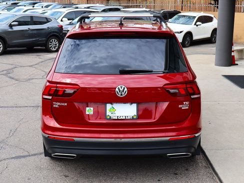 Used 2018 Volkswagen Tiguan SEL w/ 3rd Row Seat Package AWD/4WD image 10