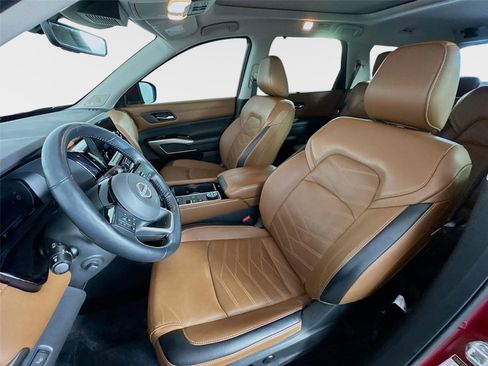 Certified 2023 Nissan Pathfinder Platinum AWD/4WD image 11