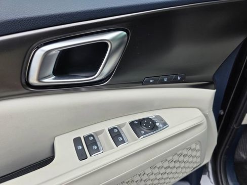 Certified 2025 Kia Carnival SX Prestige FWD image 23