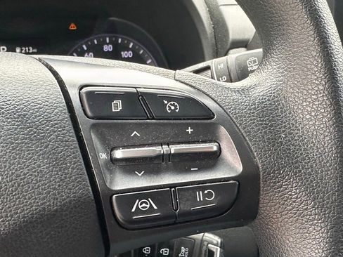 Used 2022 Hyundai Kona SE w/ Cargo Package image 24