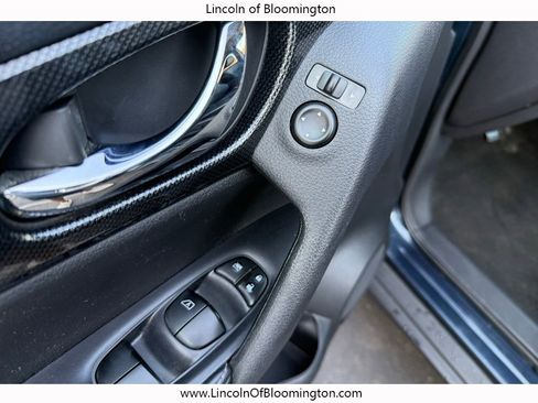 Used 2015 Nissan Rogue SL w/ SL Premium Package image 28