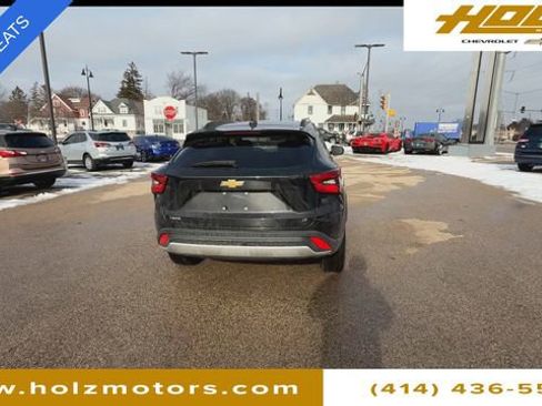 Used 2025 Chevrolet Trax LT w/ Driver Confidence Package image 7