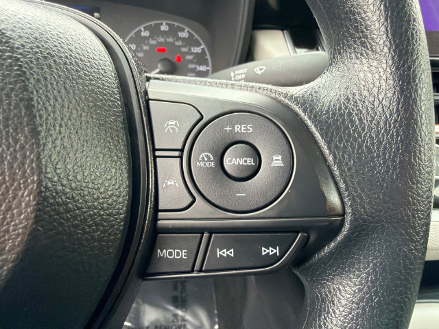 Used 2025 Toyota Corolla LE FWD image 29