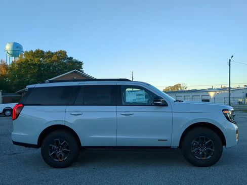 New 2025 Ford Expedition Tremor image 2
