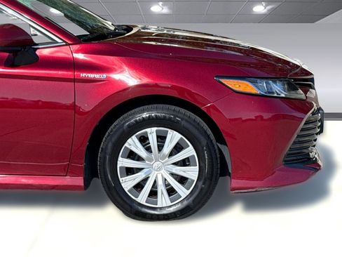 Used 2020 Toyota Camry LE image 33