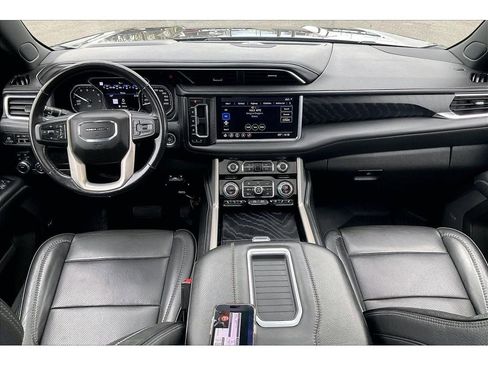 Used 2021 GMC Yukon XL Denali AWD/4WD image 17