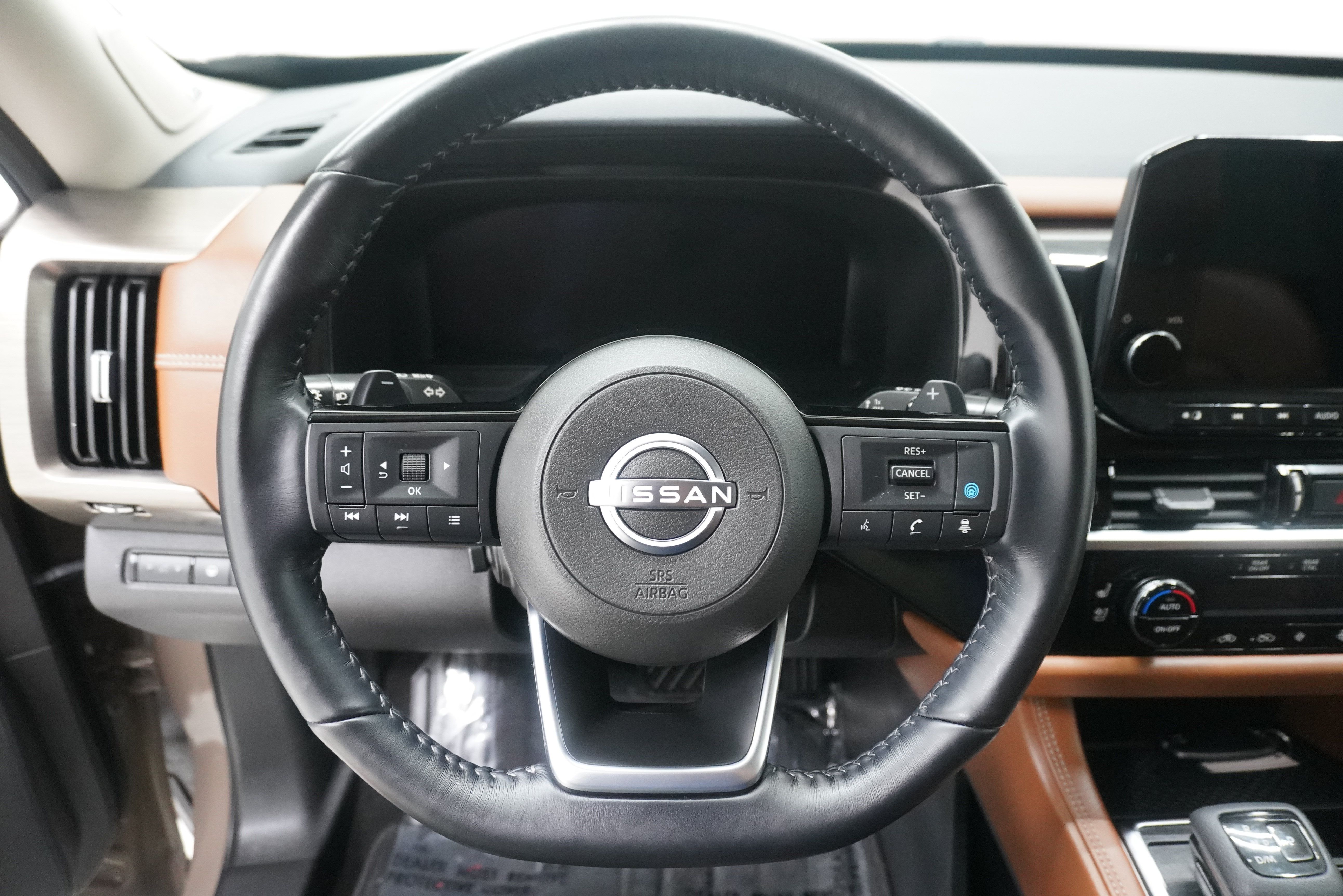 Used 2023 Nissan Pathfinder Platinum FWD image 20