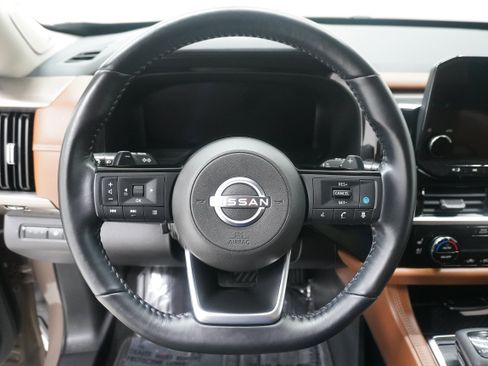 Used 2023 Nissan Pathfinder Platinum FWD image 20
