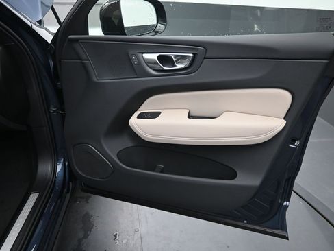 New 2026 Volvo XC60 B5 Plus w/ Protection Package Premier AWD/4WD image 36