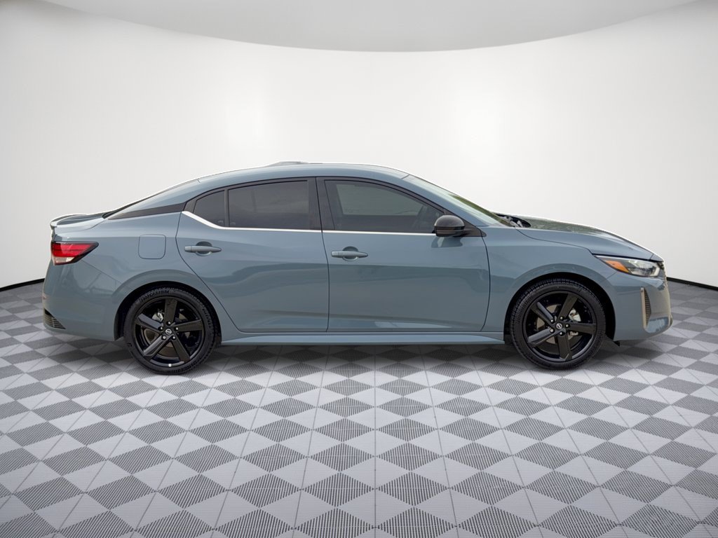 Used 2025 Nissan Sentra SR FWD image 8