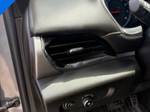 Used 2018 Chevrolet Traverse LS FWD image 12