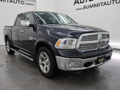 Used 2016 RAM 1500 Laramie w/ Convenience Group AWD/4WD image 2