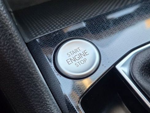 Used 2025 Volkswagen Taos S FWD image 33