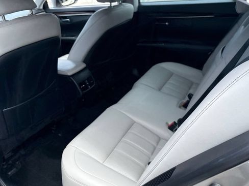 Used 2018 Lexus ES 300h w/ Luxury Package FWD image 8