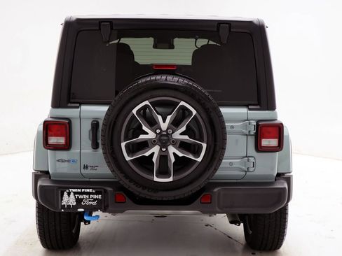 Used 2024 Jeep Wrangler Unlimited w/ Convenience Group image 8