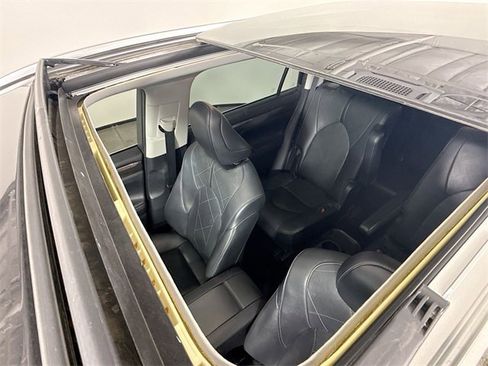 Used 2021 Toyota Highlander Platinum image 22