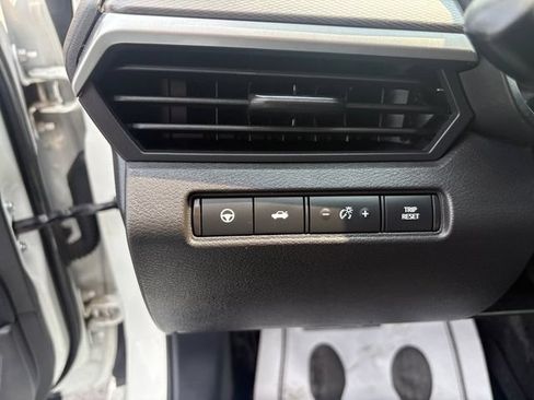 Used 2024 Nissan Altima 2.5 SR AWD/4WD image 19