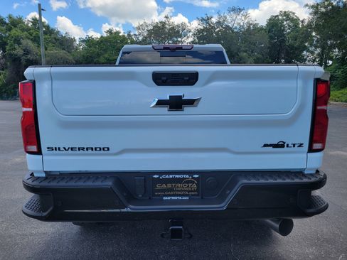 Used 2026 Chevrolet Silverado 2500 LTZ w/ LTZ Plus Package AWD/4WD image 6