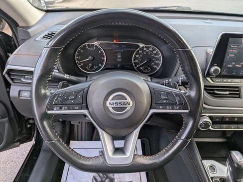 Used 2022 Nissan Altima 2.0 SR FWD image 9