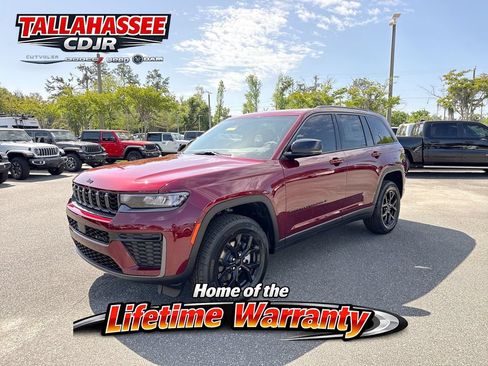New 2026 Jeep Grand Cherokee Altitude RWD image 7