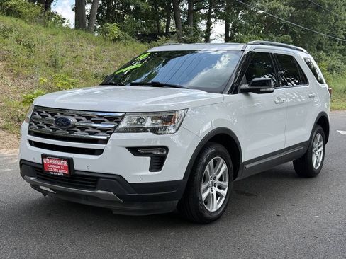 Used 2018 Ford Explorer XLT w/ Equipment Group 202A AWD/4WD image 1