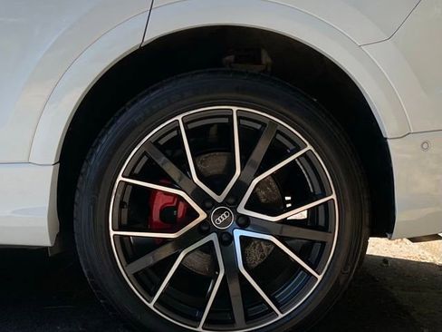 Used 2021 Audi Q8 Premium Plus AWD/4WD image 6