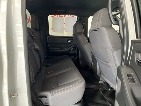 Used 2023 Nissan Frontier SV w/ Midnight Edition Package AWD/4WD image 9