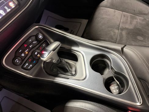 Used 2015 Dodge Challenger R/T Scat Pack w/ Leather Interior Group RWD image 33