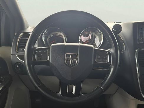 Used 2020 Dodge Grand Caravan SXT image 80
