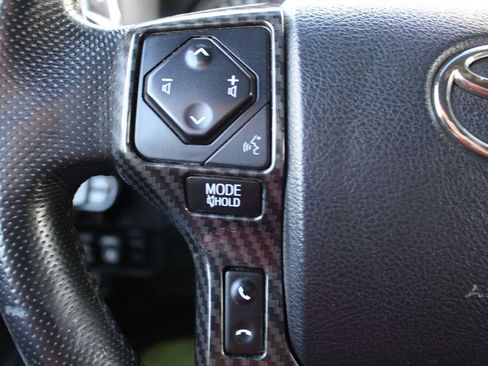 Used 2017 Toyota Tacoma TRD Off-Road image 21