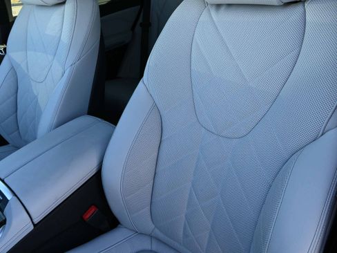 Used 2025 BMW X5 xDrive40i image 10