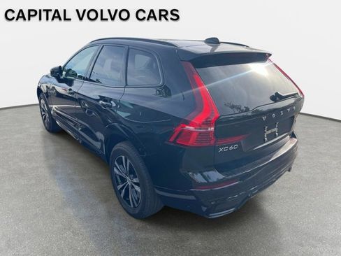 Used 2025 Volvo XC60 B5 Core AWD/4WD image 4