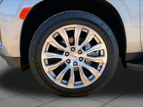 Used 2023 GMC Yukon Denali AWD/4WD image 11