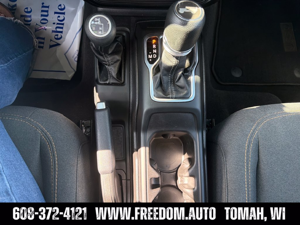 Used 2026 Jeep Wrangler Unlimited Sahara AWD/4WD image 21