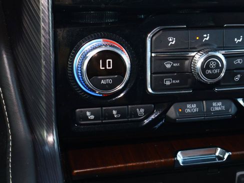 Used 2024 GMC Yukon Denali Ultimate AWD/4WD image 33