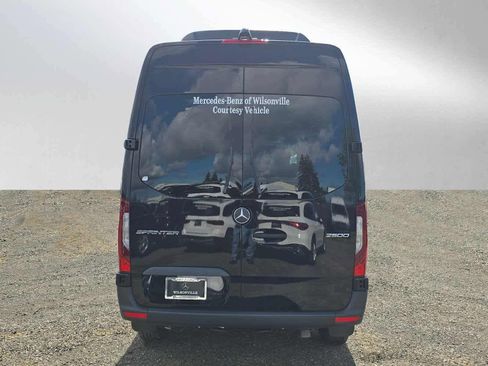 Used 2025 Mercedes-Benz Sprinter 2500 image 4