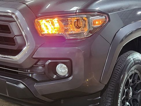 Used 2020 Toyota Tacoma SR5 image 14