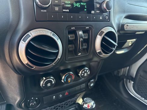 Used 2016 Jeep Wrangler Unlimited Sport w/ Quick Order Package 24S AWD/4WD image 23