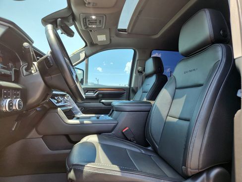 Used 2024 GMC Sierra 2500 Denali w/ Denali Reserve Package AWD/4WD image 11