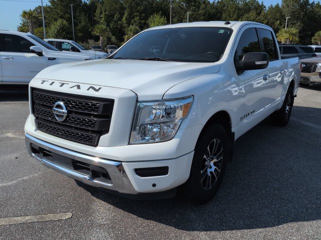Used 2020 Nissan Titan SV w/ SV Convenience Package RWD image 8