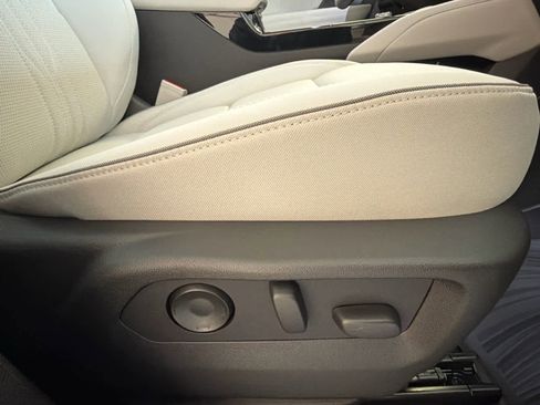 New 2026 Buick Envision Avenir image 32