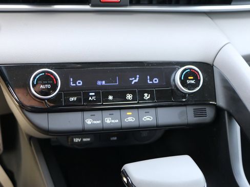 Used 2025 Hyundai Elantra Sport FWD image 22