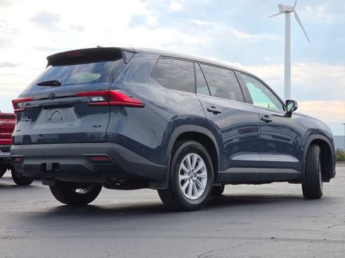 Used 2024 Toyota Grand Highlander AWD image 16