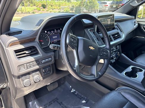 Used 2021 Chevrolet Tahoe Premier w/ Premium Package AWD/4WD image 17
